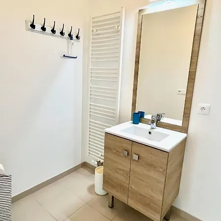 Appartement T4 Avec Grande Terrasse Et Parking Prive