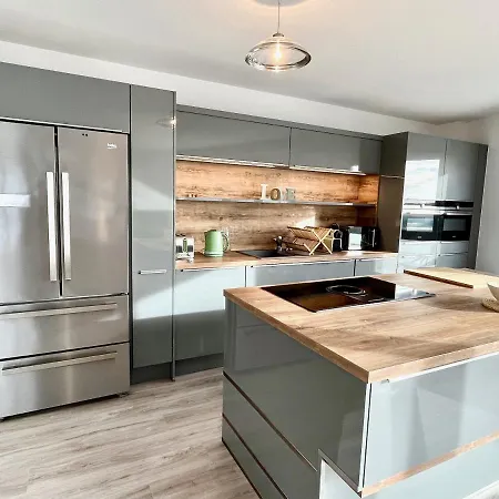 Appartement T4 Avec Grande Terrasse Et Parking Prive Caen