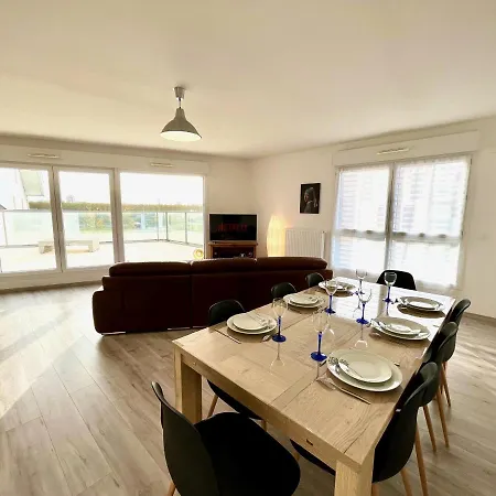 T4 Avec Grande Terrasse Et Parking Prive Appartement