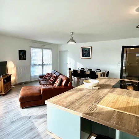 Appartement T4 Avec Grande Terrasse Et Parking Prive *