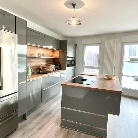 Appartement T4 Avec Grande Terrasse Et Parking Prive